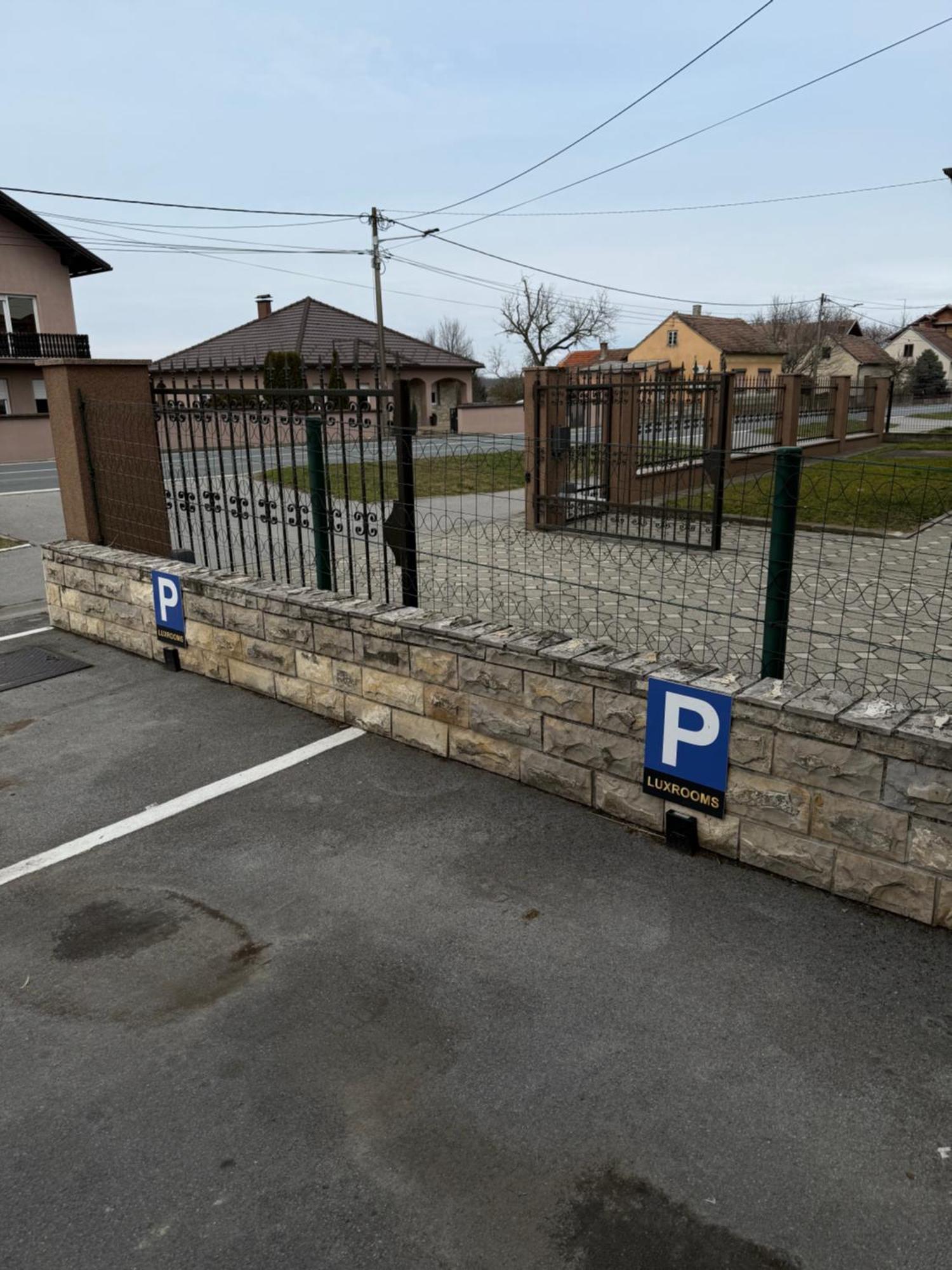 Luxrooms - Hotel Type With Private Jacuzzi Bjelovar Exterior foto