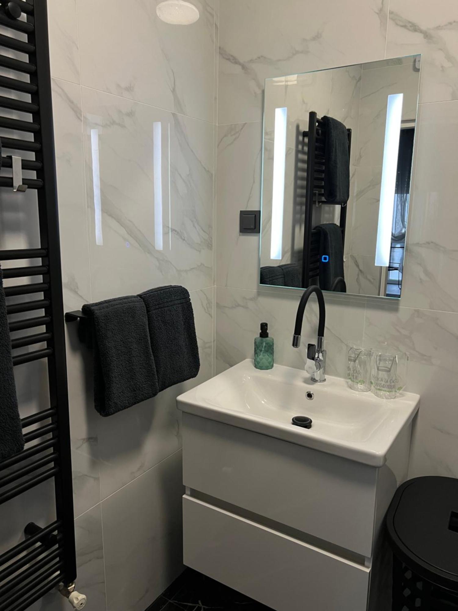 Luxrooms - Hotel Type With Private Jacuzzi Bjelovar Exterior foto